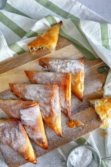 trigoane-vegane-cu-branza-dulce